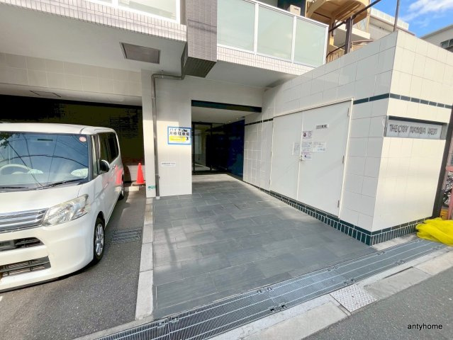 セオリー難波WEST　仲介手数料無料のエントランス