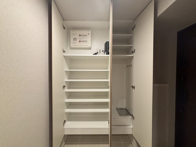 リバーガーデン四天王寺の収納