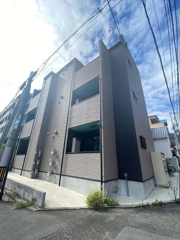 ルアナ新神戸の外観