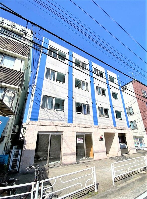 本牧L2ビルの外観