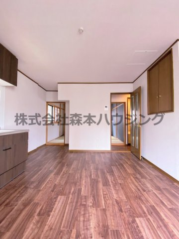 【居間・リビング】 | 　寝屋川市池田1丁目5戸建貸家 | ゆったり過ごせるリビングです