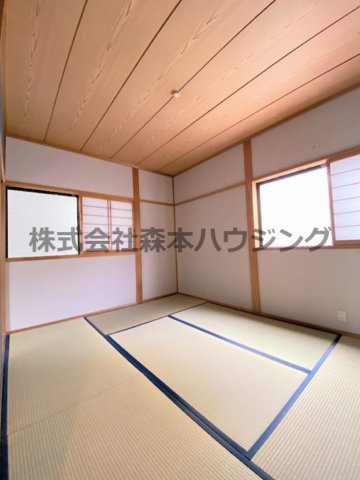 【和室】 | 　寝屋川市池田1丁目5戸建貸家 | い草の香りが落ち着く素敵な和室です
2階