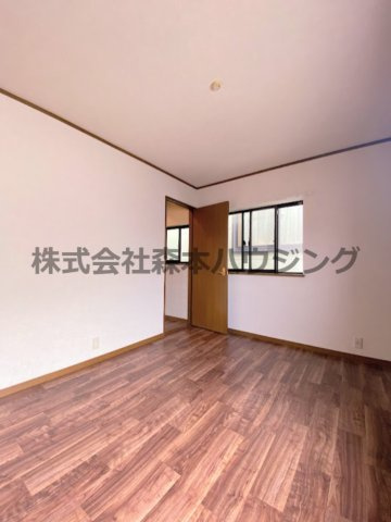 【洋室】 | 　寝屋川市池田1丁目5戸建貸家 | 個人の部屋や寝室として使える洋室です