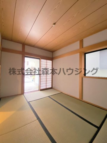 【和室】 | 　寝屋川市池田1丁目5戸建貸家 | 落ち着いた雰囲気の和室付きです
1階