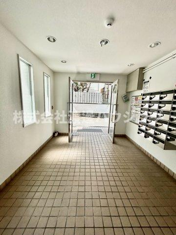 パークハイツアイリス2号館のエントランス