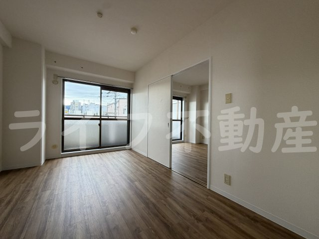 シャトー中野の居間・リビング
