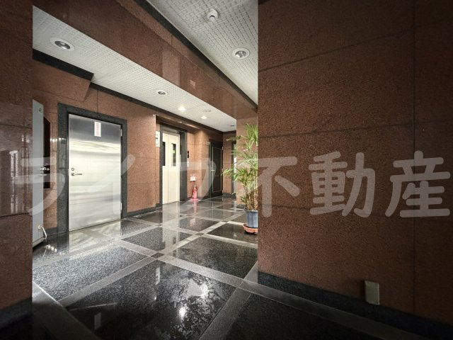 シャトー中野のエントランス