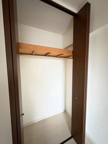 府中市分梅町１丁目の賃貸マンションの収納