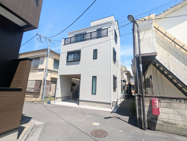 墨田区立花２丁目の戸建の前面道路含む現地写真