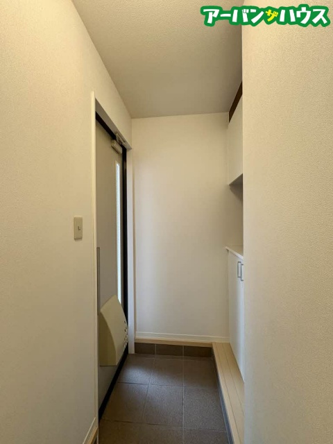 ヴィラージュ　参番館の玄関