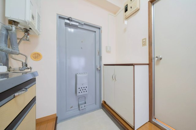 AP476 中西ビル 302の玄関|

