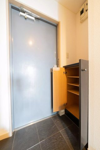 AP499 ノーサレンダー 414の玄関|


