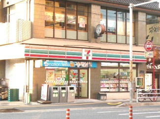 セブンーイレブン幕張本郷駅前店まで220ｍ