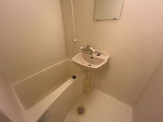 レオパレスクワトロの浴室