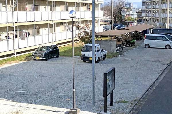 ビレッジハウス三好4号棟の駐車場