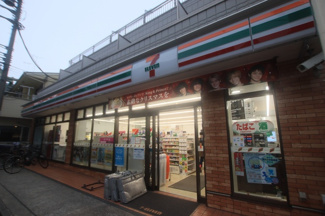 セブンイレブン 横浜六角橋２丁目店まで300ｍ