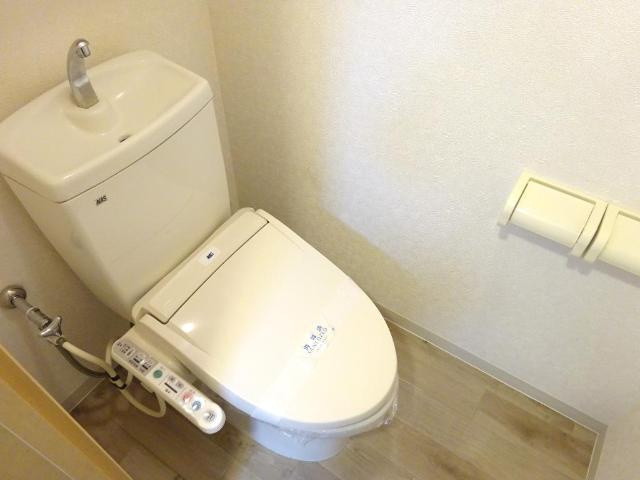 ロイヤルコートのトイレ|シャワー付トイレ