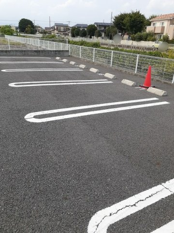 メヌエットの駐車場
