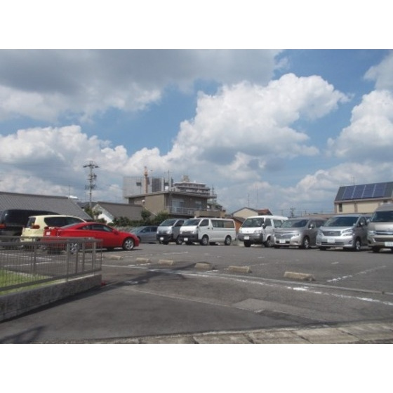 加納駅北パーキング