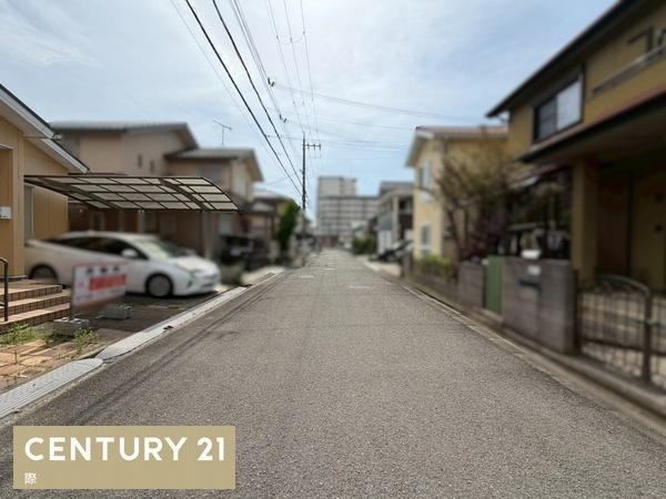 和歌山市楠本　中古戸建の前面道路含む現地写真