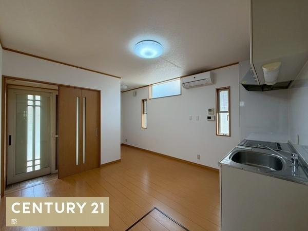 和歌山市楠本　中古戸建の居間・リビング