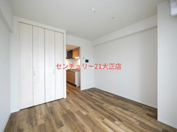 クローバー・グランツ弁天町の駐車場|★広々洋室★