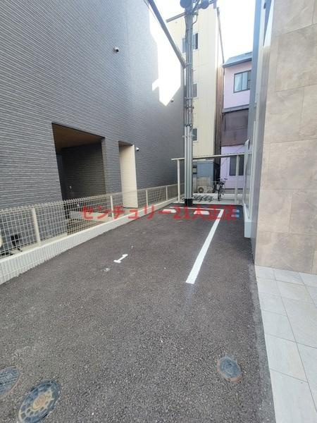クローバー・グランツ弁天町の駐車場