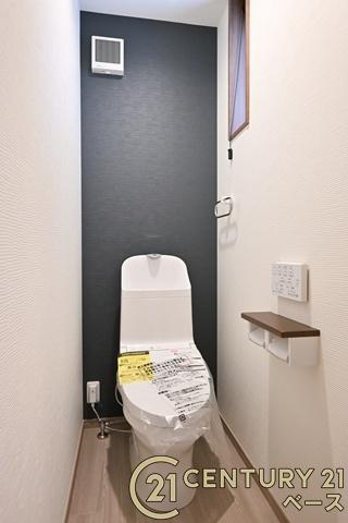 グレーシア別所 ３号地 ／新築一戸建のトイレ|■現地撮影写真■１・２階ともに清潔感ある綺麗なお手洗を完備！