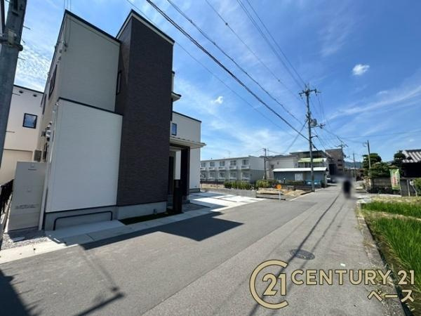グレーシア別所 １０号地 ／新築一戸建の前面道路含む現地写真