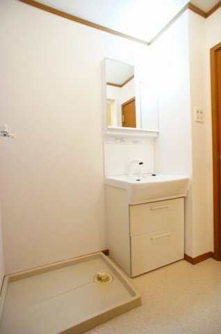 メゾン旭台　Ｃの洗面所