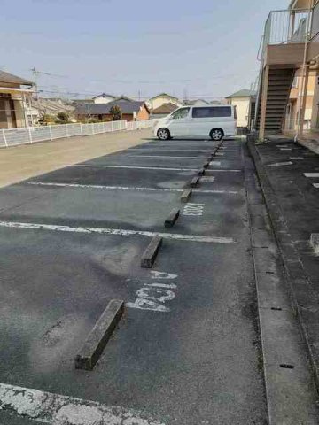 一号線ハイツ（Ａ）の駐車場