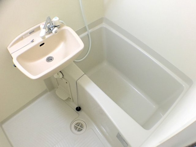 レオパレス光の浴室