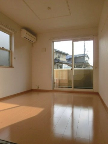ラルジュ・メゾンＢの居間・リビング
