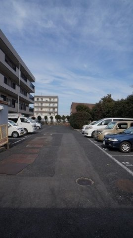 アイランドヒルズの駐車場