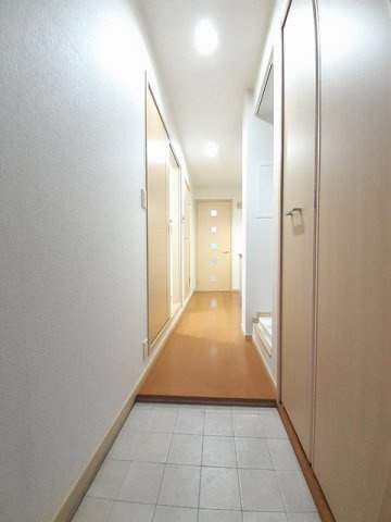 ローレル・笹林の玄関
