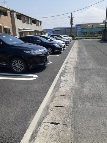 パラシオⅢＡの駐車場