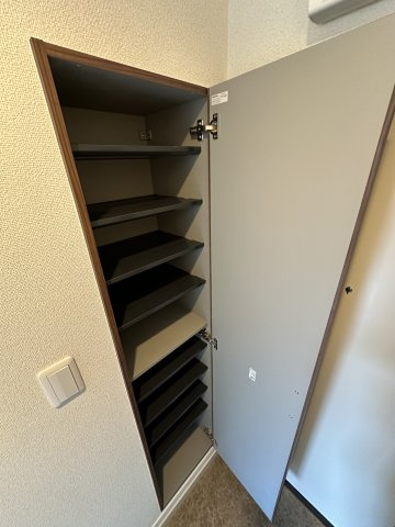 ベイルーム横須賀衣笠フロントの玄関|シンプルで使いやすい玄関です