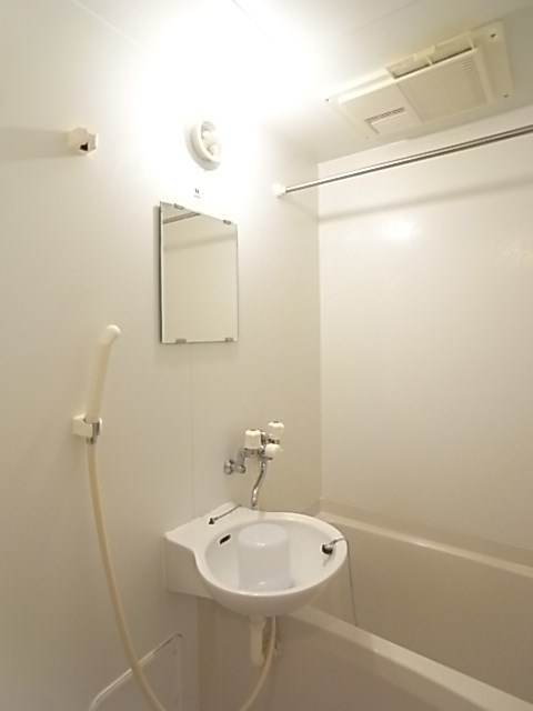レオパレスKAMISHOの洗面所
