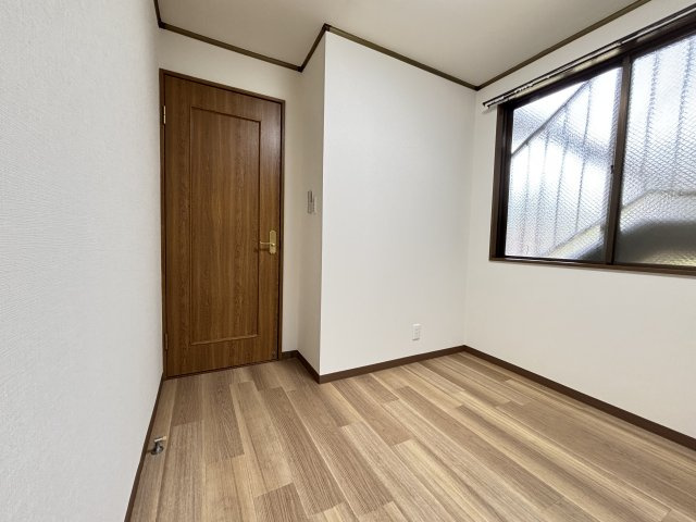 不入斗マンションの内装|明るい色調の室内です