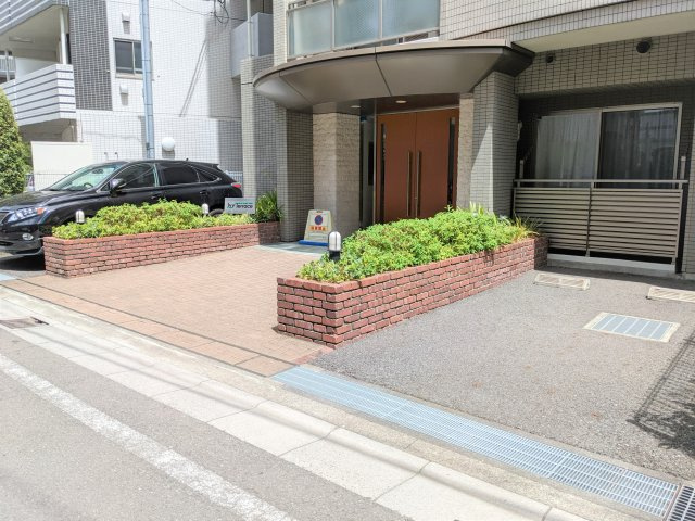 アイビーテラスのエントランス|毎日通るエントランスはこのようになっています