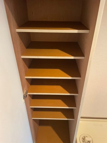 上野町ビルの玄関|きれいな玄関です