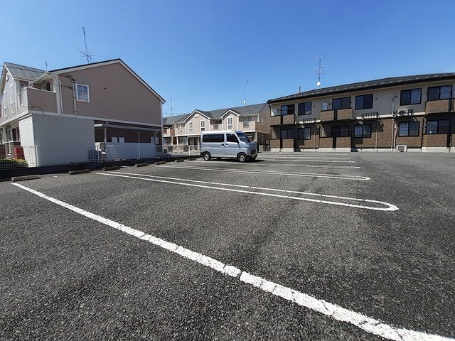 フリーデン末広　Ｂの駐車場