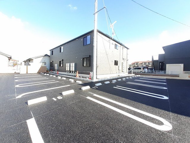 メゾン　ド　コルヌイエ　Ⅲの駐車場