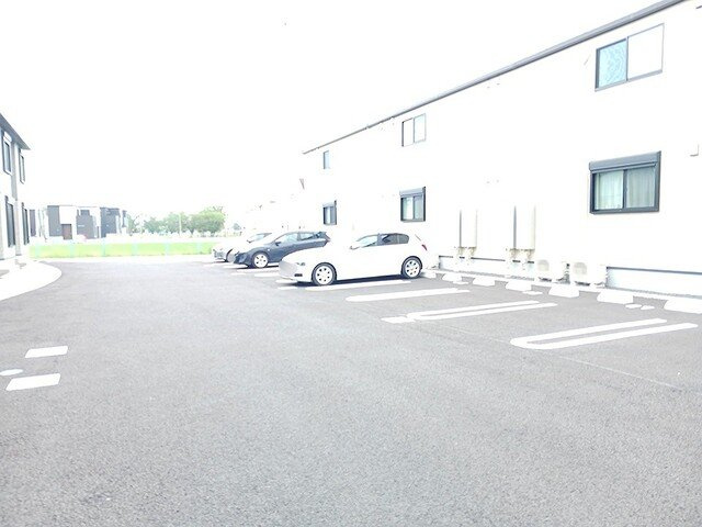 クルールＥの駐車場