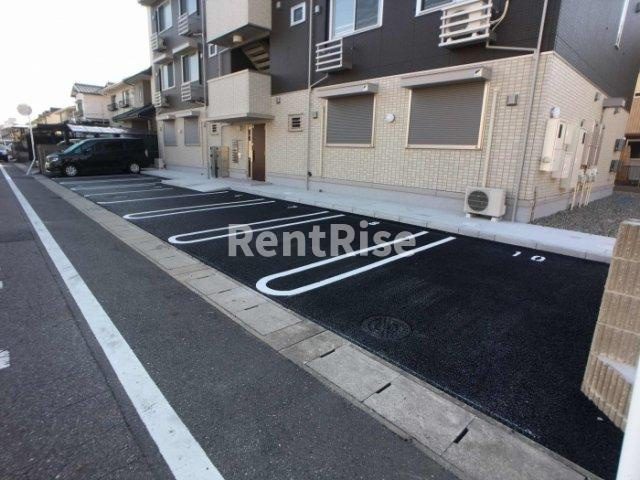 プリムヴェールの駐車場