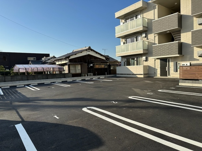 グラン・リオンの駐車場