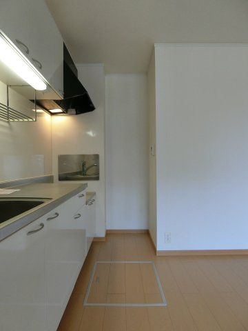 ブライト　スクエアＡのキッチン|イメージ105号室の写真（反転あり）