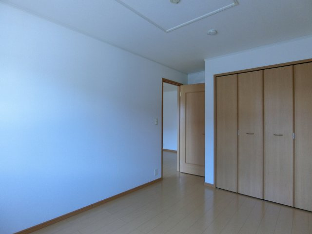 ブライト　スクエアＡの洋室|イメージ105号室の写真（反転あり）