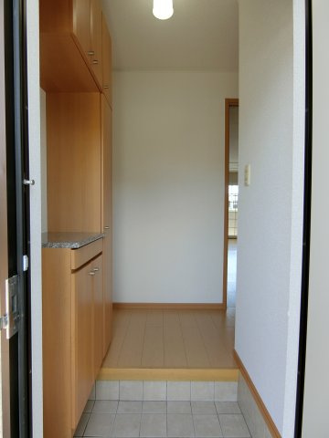 ブライト　スクエアＡの玄関|イメージ105号室の写真（反転あり）