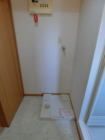 ブライト　スクエアＡの洗面所|イメージ105号室の写真（反転あり）